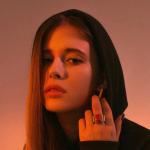 artist image Elvira T Поезда-самолёты Поезда-самолёты - Single